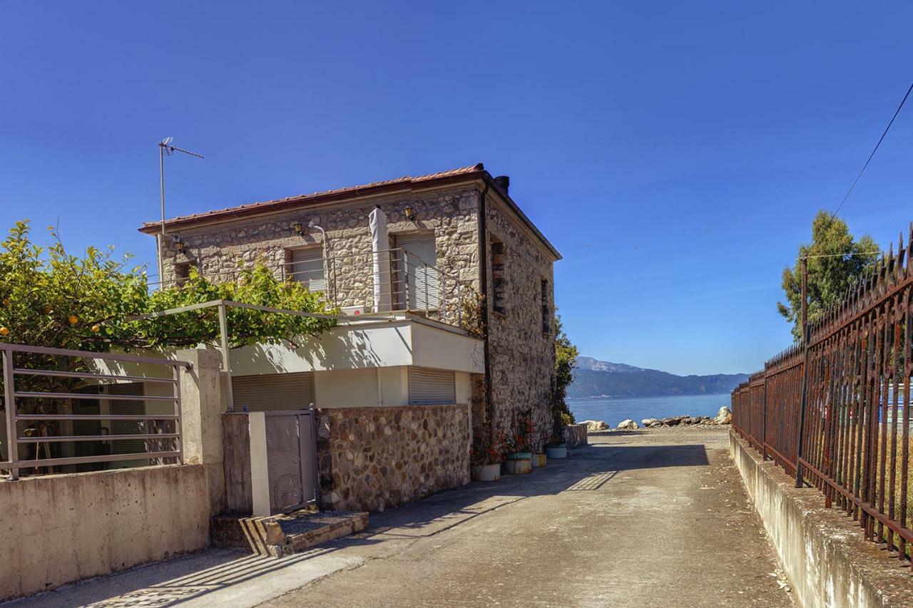 Ianos Maisonette Paralia Sergoulas エクステリア 写真